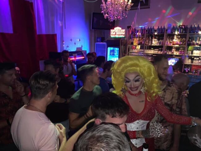 Best Gay and Lesbian Bars In Antwerp (LGBT Nightlife Guide)